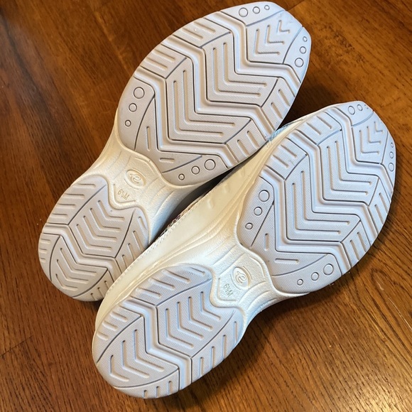 🌸NWOT EASY SPIRIT Traveltime Clog - size womens 6.5 M - Picture 13 of 16